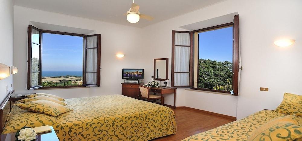 Hotel Bel Sit เซนีกัลเลีย ภายนอก รูปภาพ