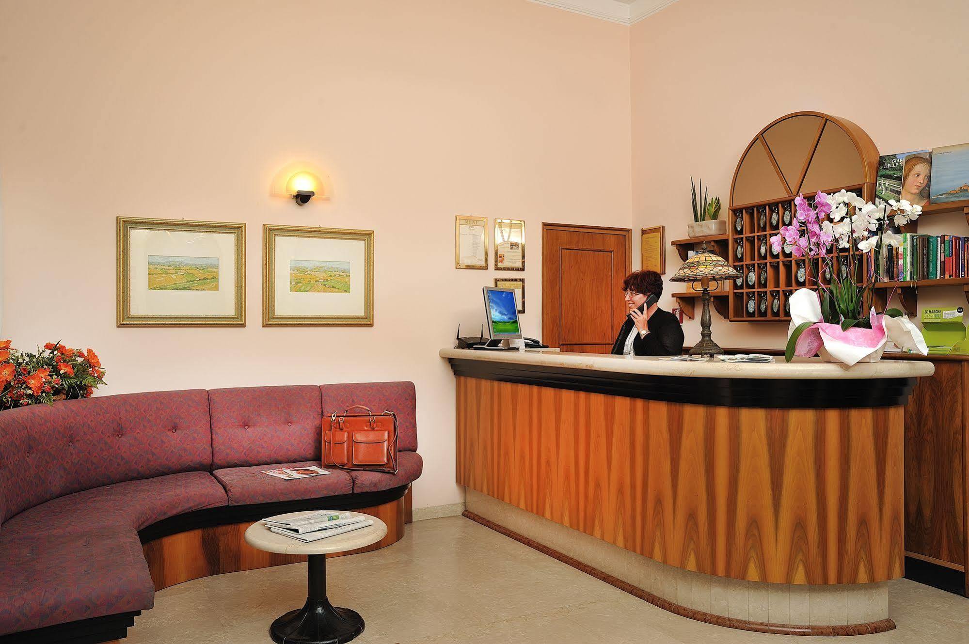 Hotel Bel Sit เซนีกัลเลีย ภายนอก รูปภาพ